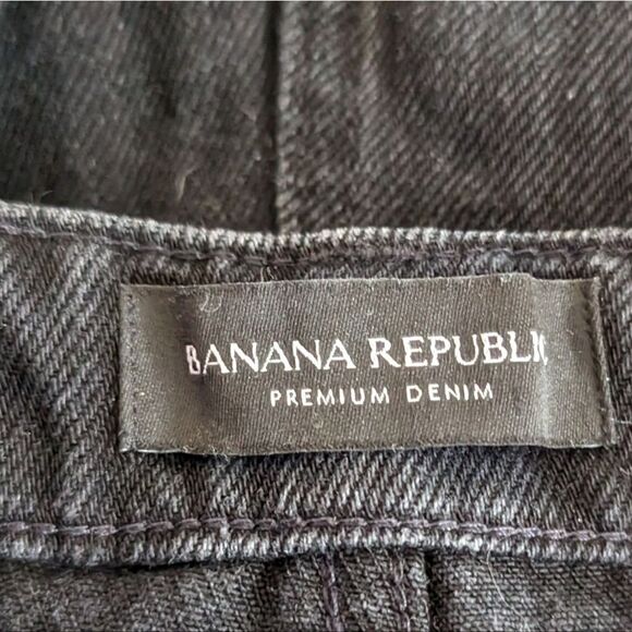Banana Republic Black Wash High Waisted Denim Midi Shorts Size 31 - Picture 4 of 6